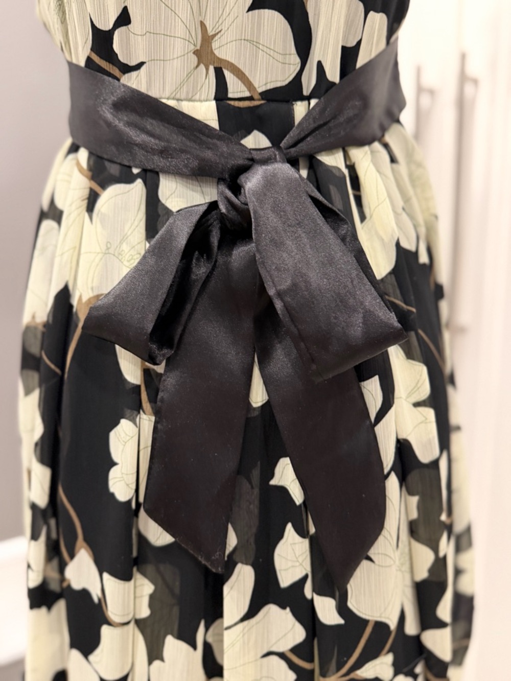 Costa Blanca Black Dress with Cream Floral Print - Picture 5 of 16